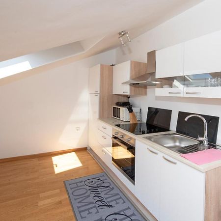 Sunny Attic Apartment With Balcony & Modern City Apartment With Outdoor Area, No Balcony Trogir Luaran gambar