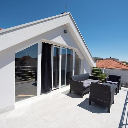 Sunny Attic Apartment With Balcony & Modern City Apartment With Outdoor Area, No Balcony Trogir Luaran gambar