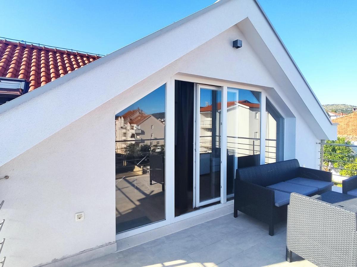 Sunny Attic Apartment With Balcony & Modern City Apartment With Outdoor Area, No Balcony Trogir Luaran gambar