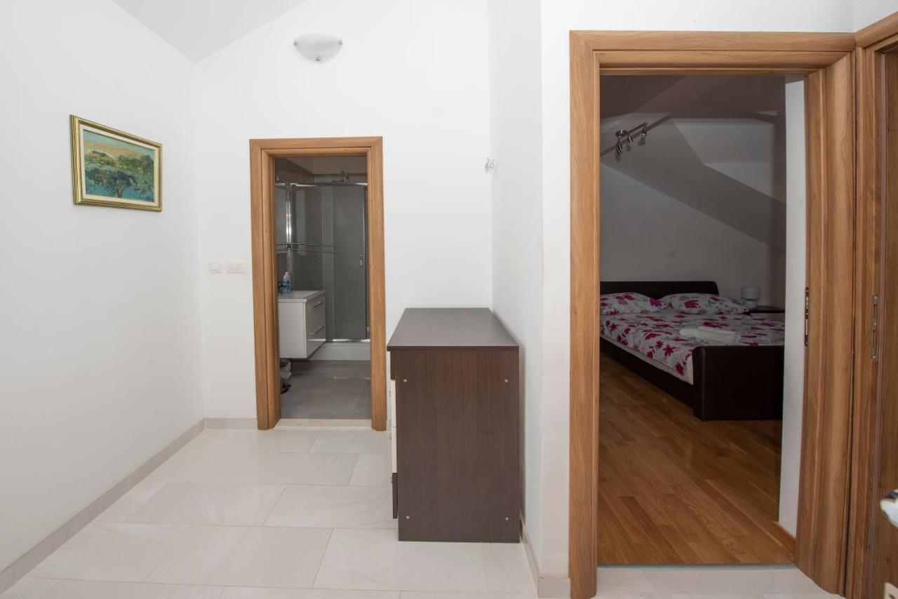 Sunny Attic Apartment With Balcony & Modern City Apartment With Outdoor Area, No Balcony Trogir Luaran gambar