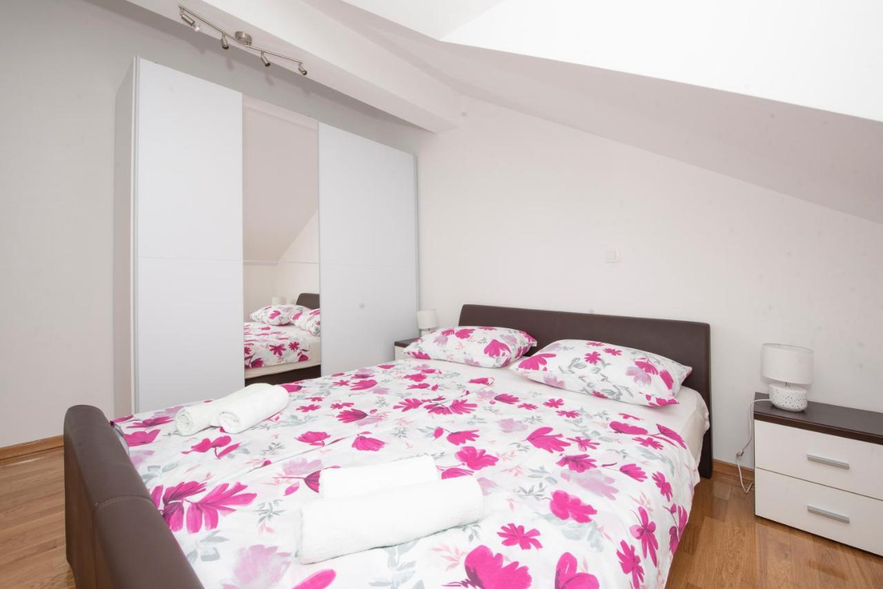 Sunny Attic Apartment With Balcony & Modern City Apartment With Outdoor Area, No Balcony Trogir Luaran gambar