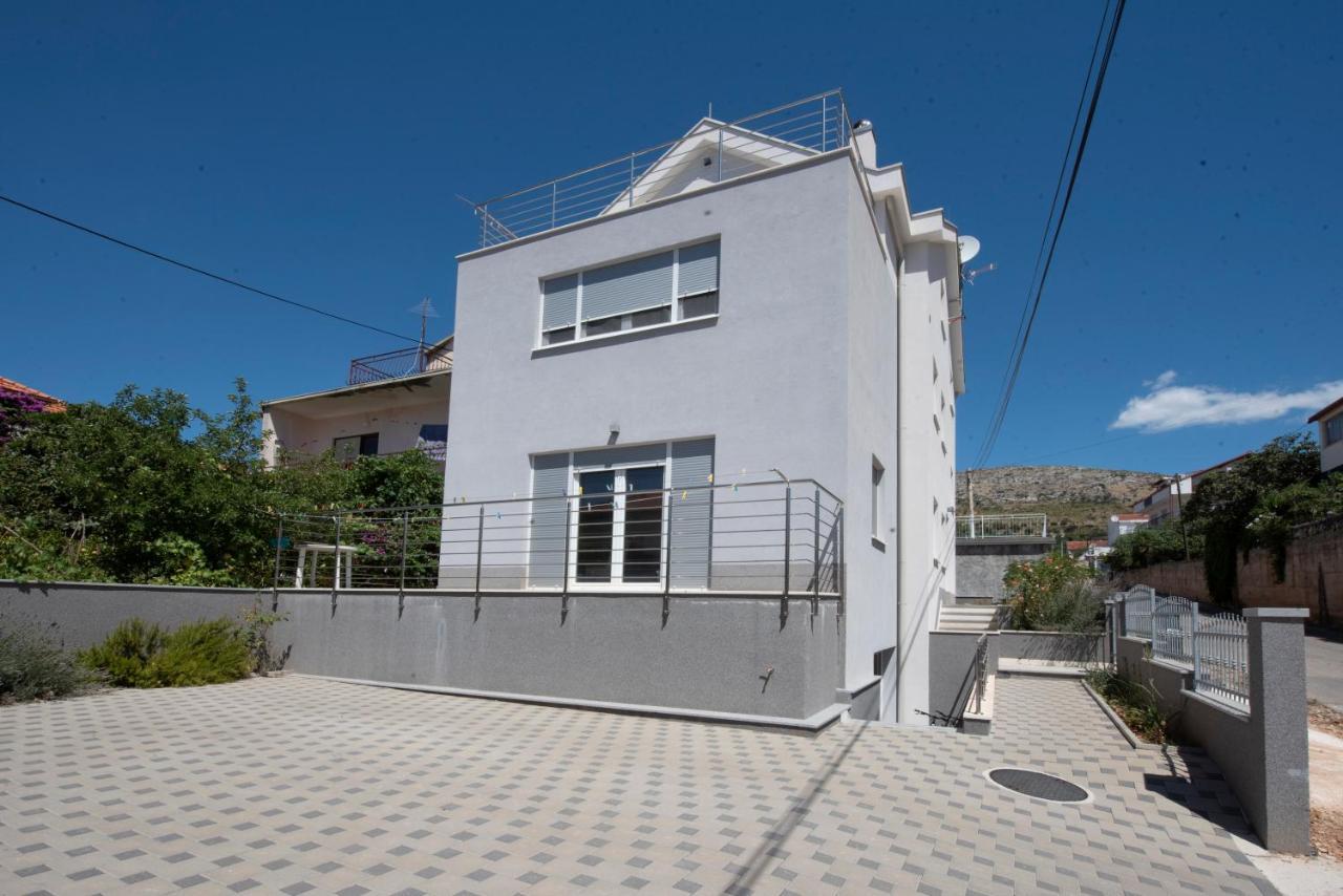 Sunny Attic Apartment With Balcony & Modern City Apartment With Outdoor Area, No Balcony Trogir Luaran gambar
