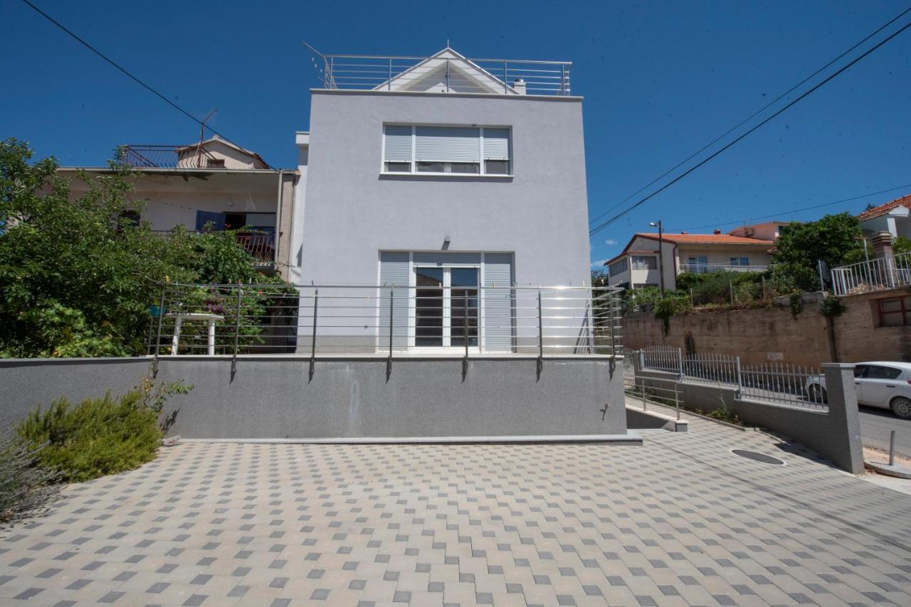 Sunny Attic Apartment With Balcony & Modern City Apartment With Outdoor Area, No Balcony Trogir Luaran gambar