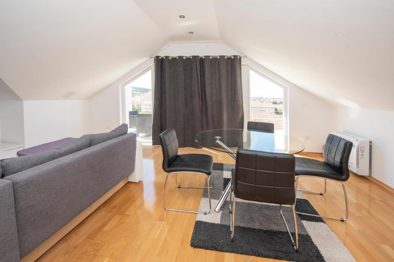 Sunny Attic Apartment With Balcony & Modern City Apartment With Outdoor Area, No Balcony Trogir Luaran gambar