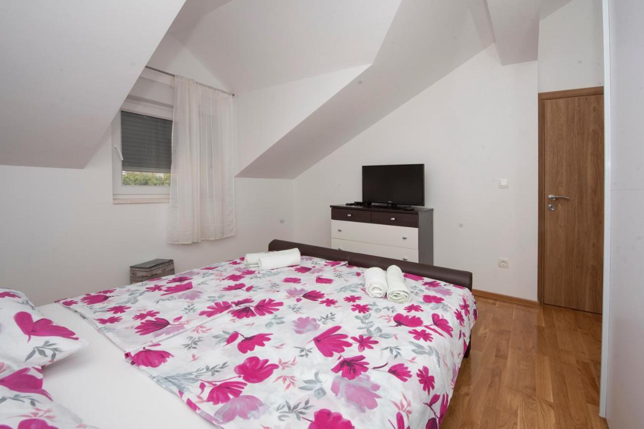Sunny Attic Apartment With Balcony & Modern City Apartment With Outdoor Area, No Balcony Trogir Luaran gambar